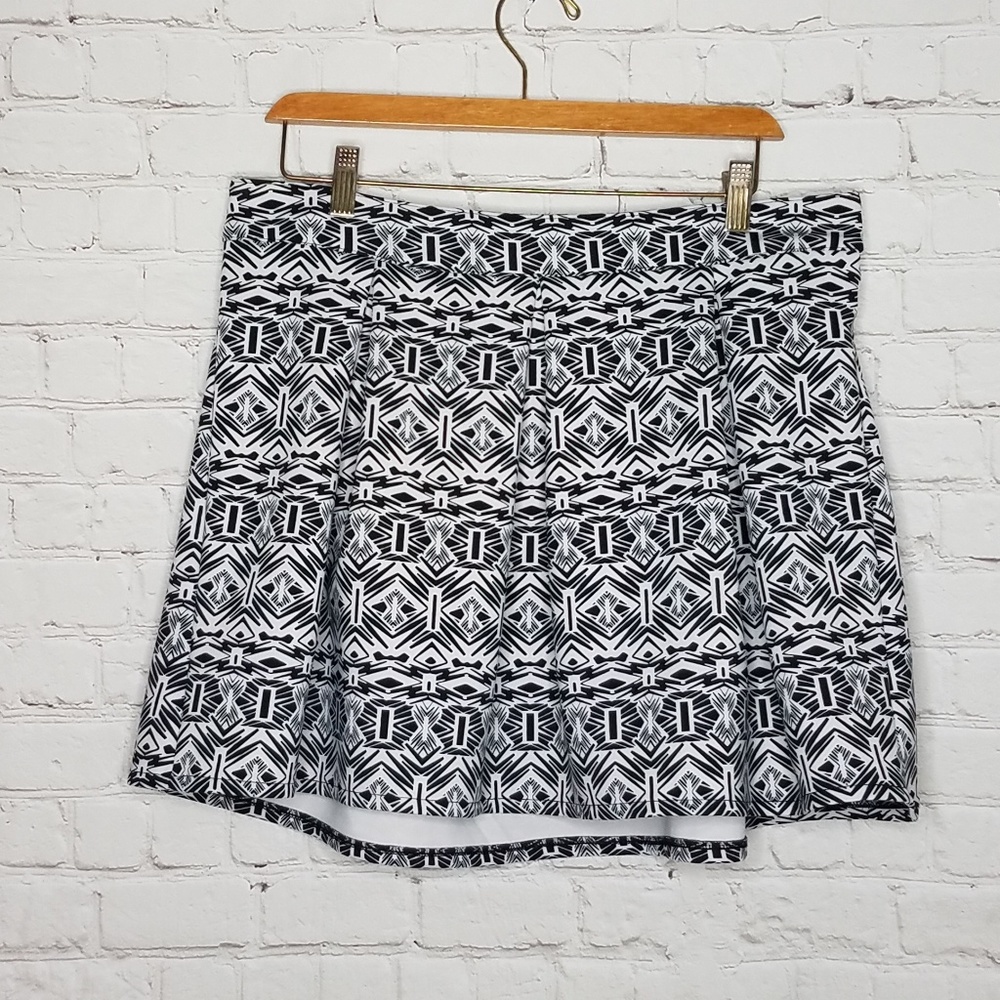 Aeropostale Pleated Mini Skirt Black White Size XL